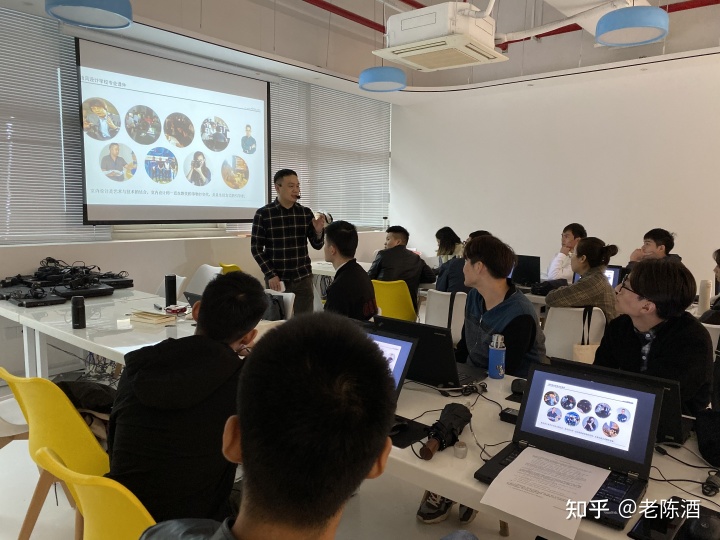 杭州清风设计学院引入网友的一篇探讨贴：很多网友放弃合肥室内设计培训学校